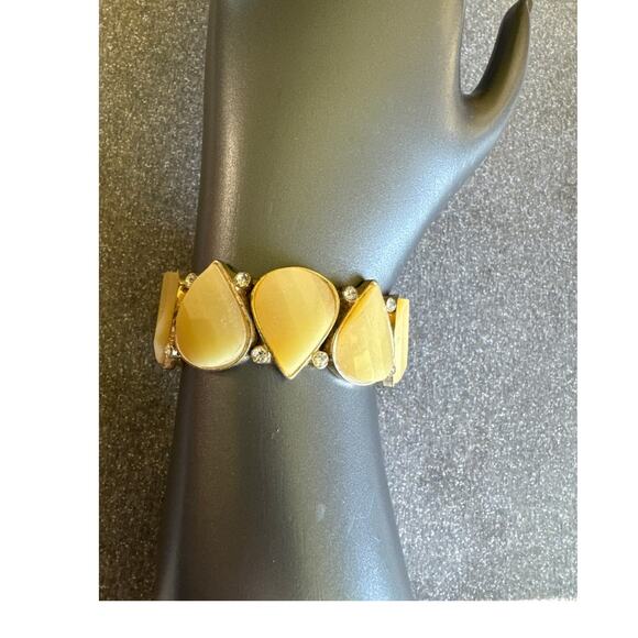 Creamy Yellow Tear Drop Stretch Bracelet with Round Rhinestone Accents - Picture 1 of 4